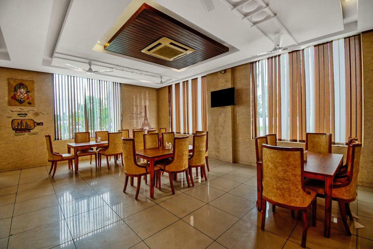 Capital O 40833 Maharaja Hotel & Restaurant Kashipur Eksteriør bilde