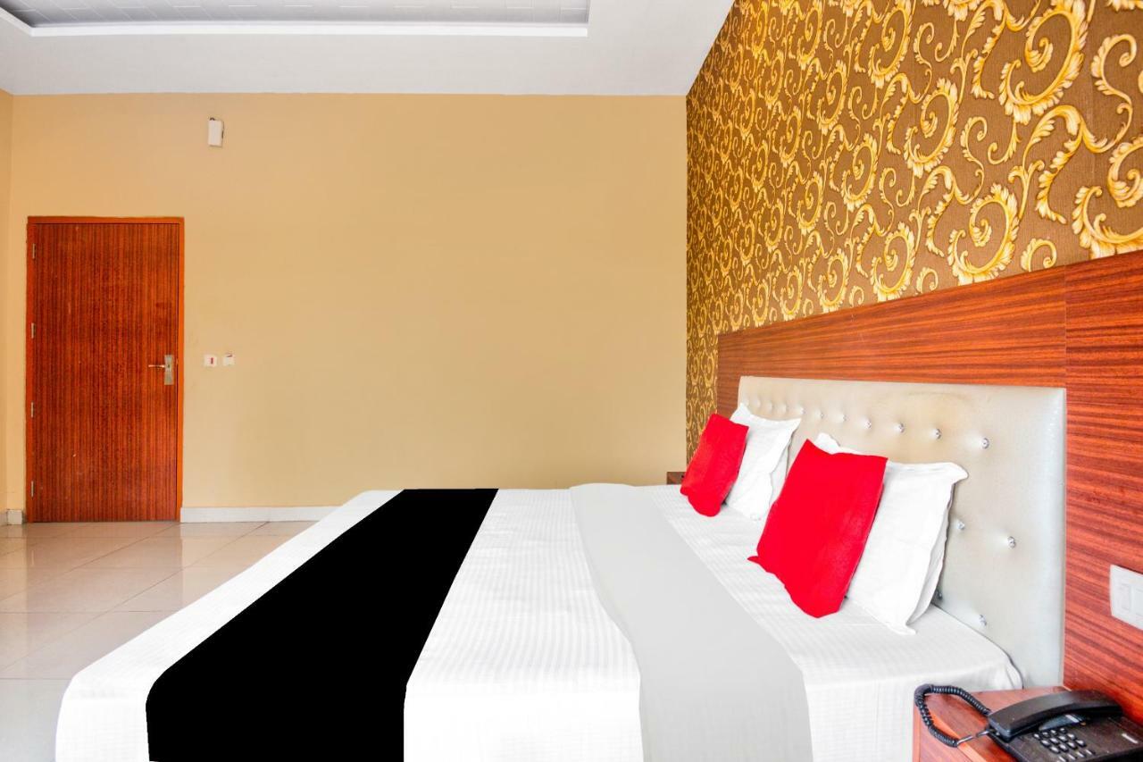 Capital O 40833 Maharaja Hotel & Restaurant Kashipur Eksteriør bilde